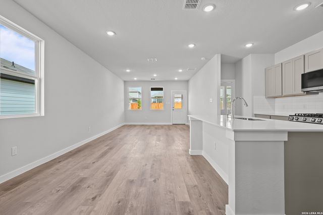 5515 Franklin Hills, Von Ormy, TX 78073