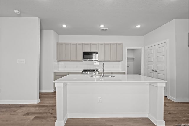 5515 Franklin Hills, Von Ormy, TX 78073