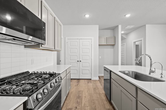5515 Franklin Hills, Von Ormy, TX 78073