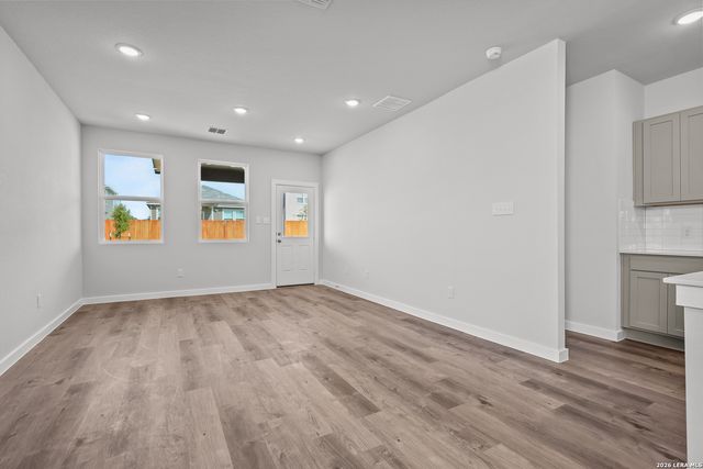 5515 Franklin Hills, Von Ormy, TX 78073