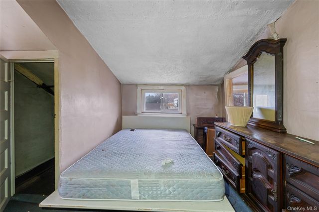 188 Woodside Avenue, Freeport, NY 11520