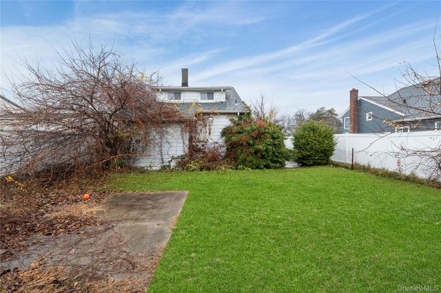 188 Woodside Avenue, Freeport, NY 11520