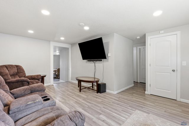 306 E JACKSON, Rapid City, SD 57701