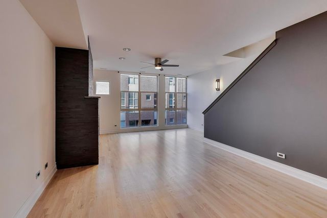 6951 N Western Avenue F, Chicago, IL 60645