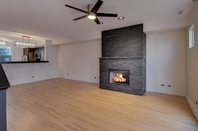 6951 N Western Avenue F, Chicago, IL 60645