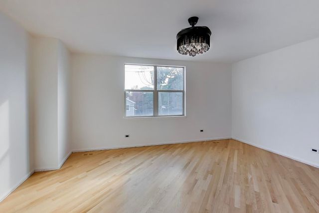 6951 N Western Avenue F, Chicago, IL 60645
