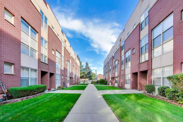 6951 N Western Avenue F, Chicago, IL 60645