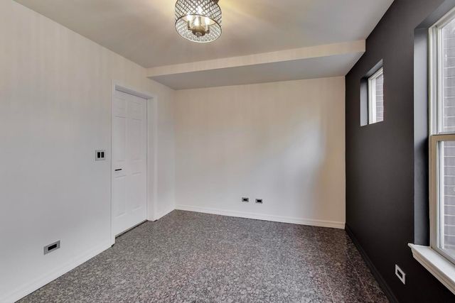 6951 N Western Avenue F, Chicago, IL 60645