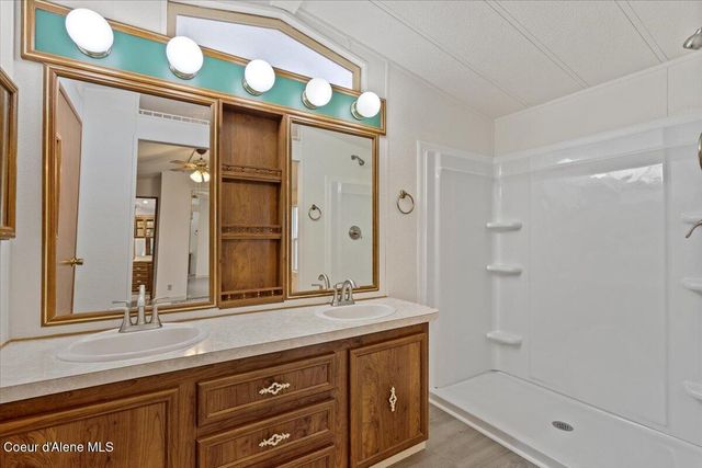 118 E MID TOWN LN, Hayden, ID 83835