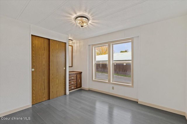 118 E MID TOWN LN, Hayden, ID 83835