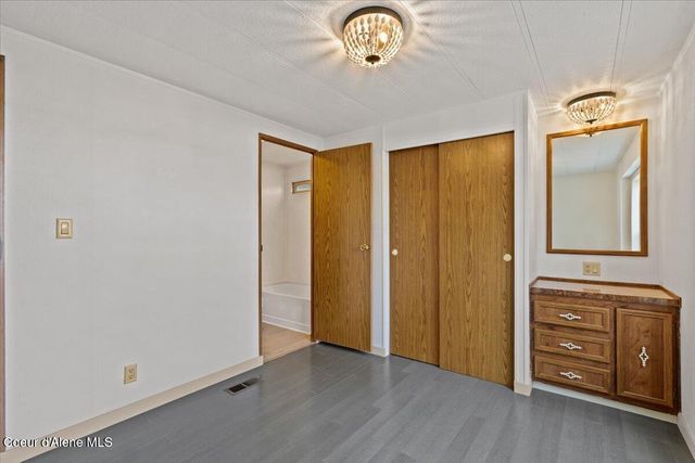 118 E MID TOWN LN, Hayden, ID 83835