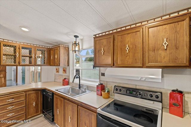 118 E MID TOWN LN, Hayden, ID 83835