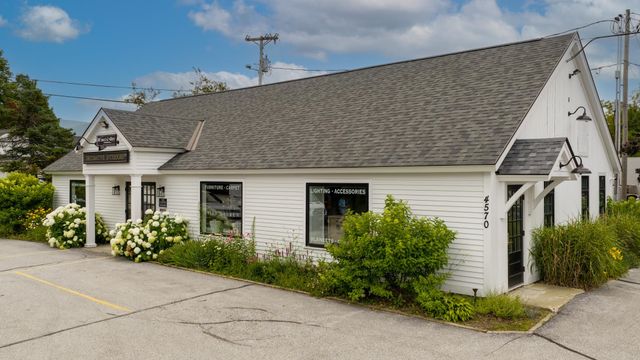 4566 Main Street, Manchester, VT 05255