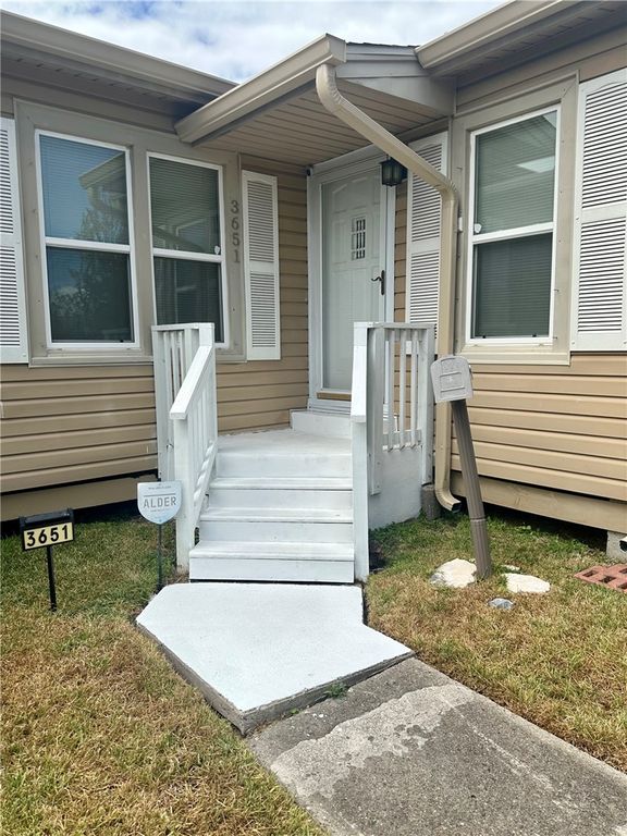 3651 Lawnview St, Corpus Christi, TX 78411 — photo 3