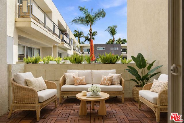 1233 N Laurel Avenue 109, West Hollywood, CA 90046