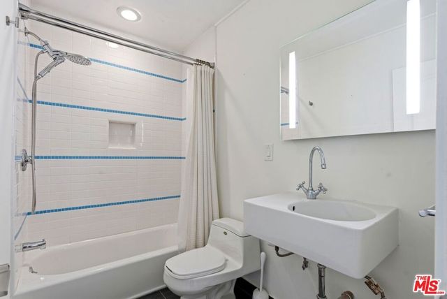 1233 N Laurel Avenue 109, West Hollywood, CA 90046