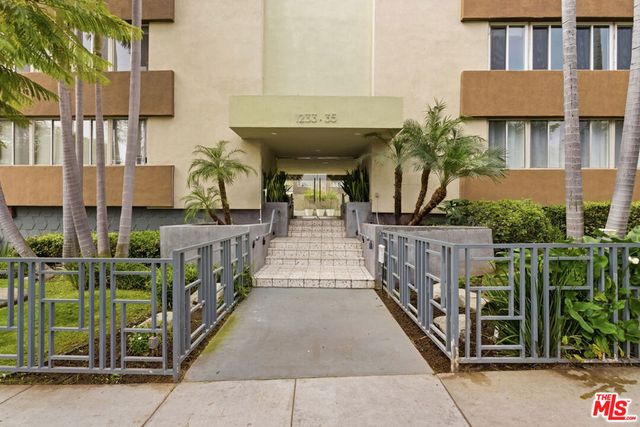 1233 N Laurel Avenue 109, West Hollywood, CA 90046