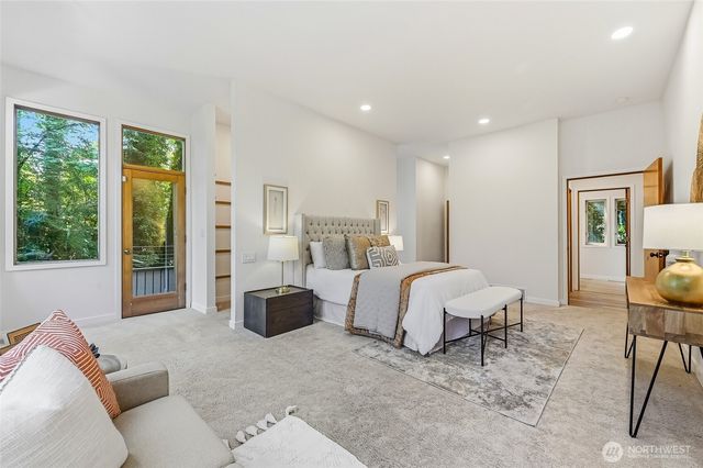 4200 W Lake Sammamish Parkway SE, Bellevue, WA 98008