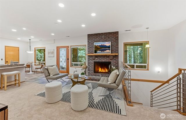 4200 W Lake Sammamish Parkway SE, Bellevue, WA 98008