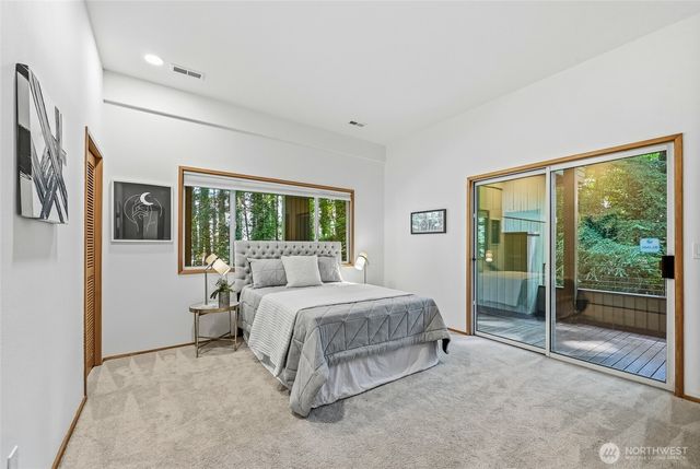 4200 W Lake Sammamish Parkway SE, Bellevue, WA 98008