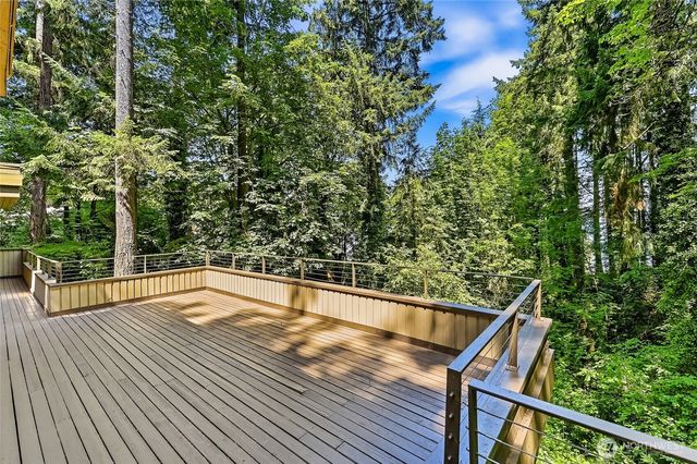 4200 W Lake Sammamish Parkway SE, Bellevue, WA 98008