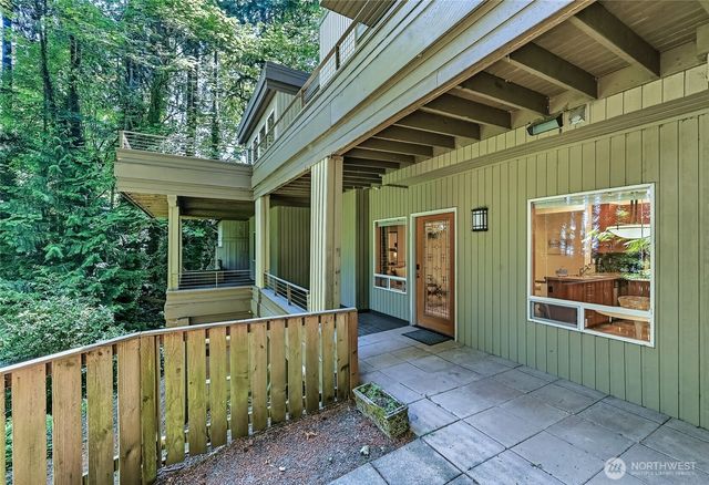 4200 W Lake Sammamish Parkway SE, Bellevue, WA 98008
