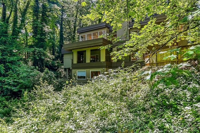 4200 W Lake Sammamish Parkway SE, Bellevue, WA 98008