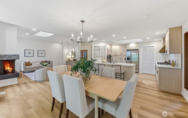 4200 W Lake Sammamish Parkway SE, Bellevue, WA 98008