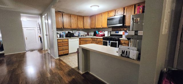 6337 Roosevelt Road 101, Berwyn, IL 60402