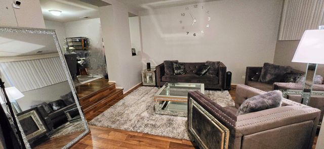 6337 Roosevelt Road 101, Berwyn, IL 60402