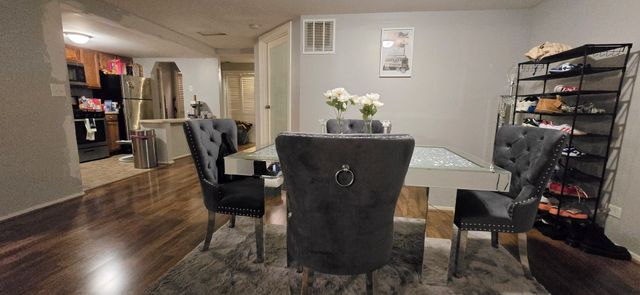 6337 Roosevelt Road 101, Berwyn, IL 60402