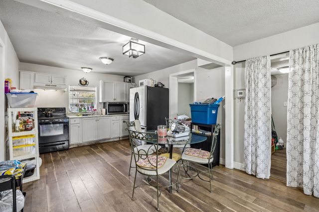 2248 Cooper Street, Dallas, TX 75215