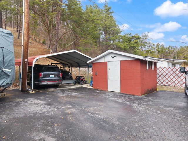 4063 Falcon Road, Salyersville, KY 41465