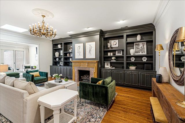 335 N RIVER OAKS DR, Memphis, TN 38120