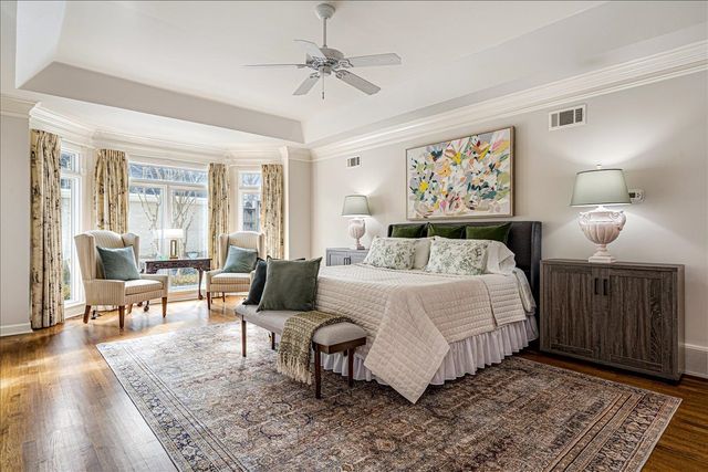 335 N RIVER OAKS DR, Memphis, TN 38120