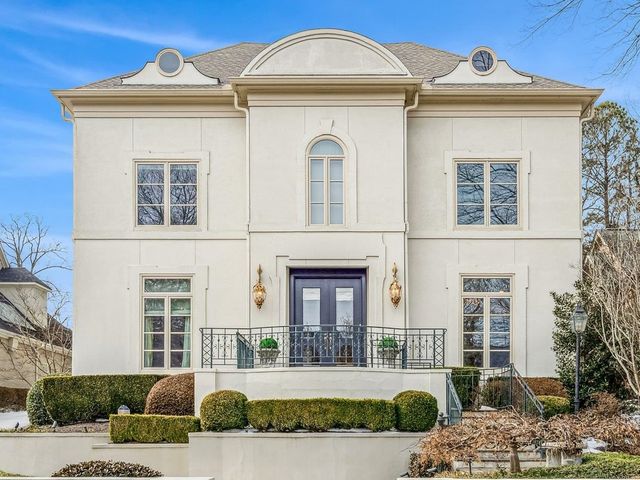 335 N RIVER OAKS DR, Memphis, TN 38120