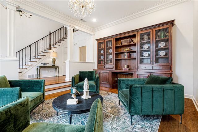 335 N RIVER OAKS DR, Memphis, TN 38120