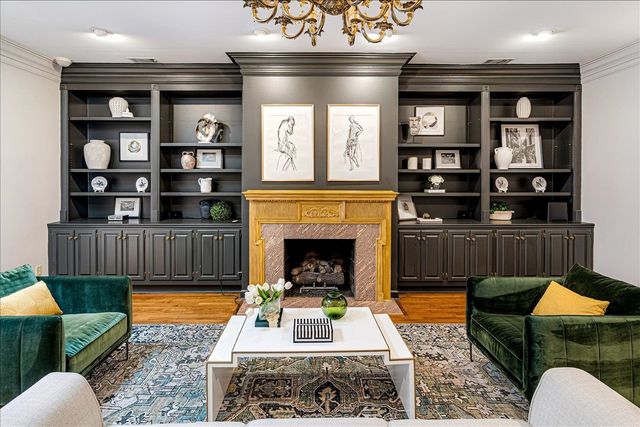 335 N RIVER OAKS DR, Memphis, TN 38120