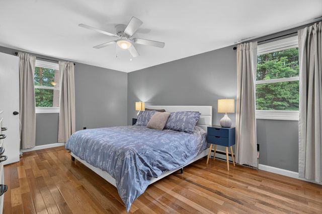 24 Stonegate Lane, Derry, NH 03038
