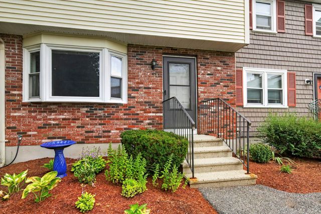24 Stonegate Lane, Derry, NH 03038