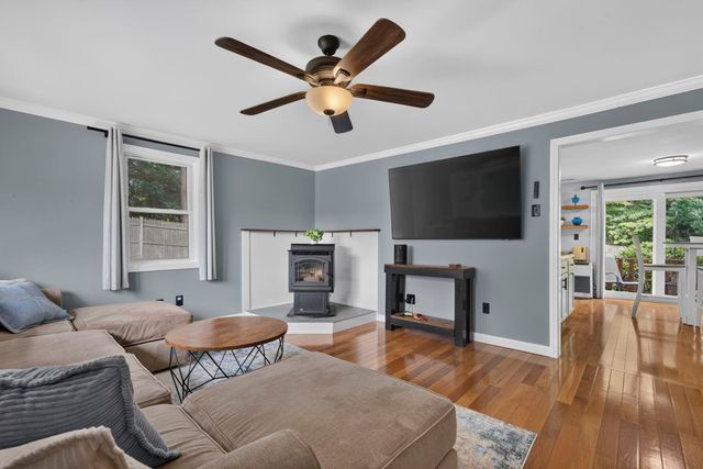 24 Stonegate Lane, Derry, NH 03038