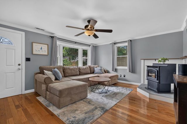 24 Stonegate Lane, Derry, NH 03038