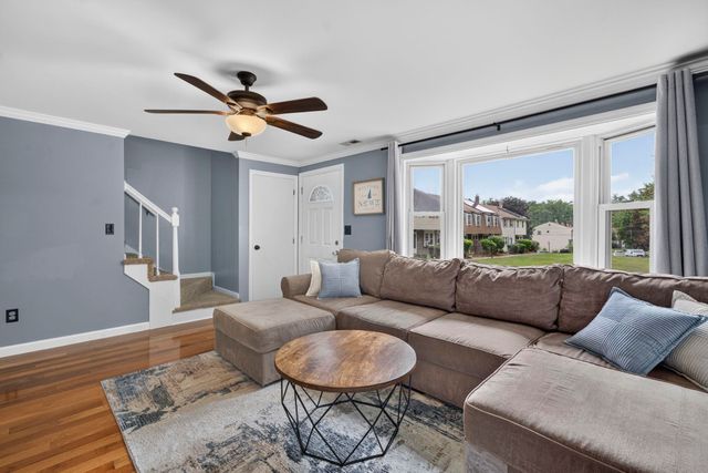 24 Stonegate Lane, Derry, NH 03038