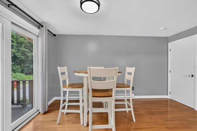 24 Stonegate Lane, Derry, NH 03038