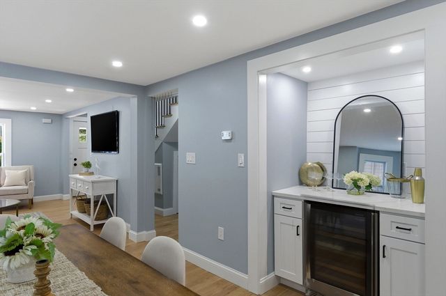 8 Linden Rd 1, Melrose, MA 02176
