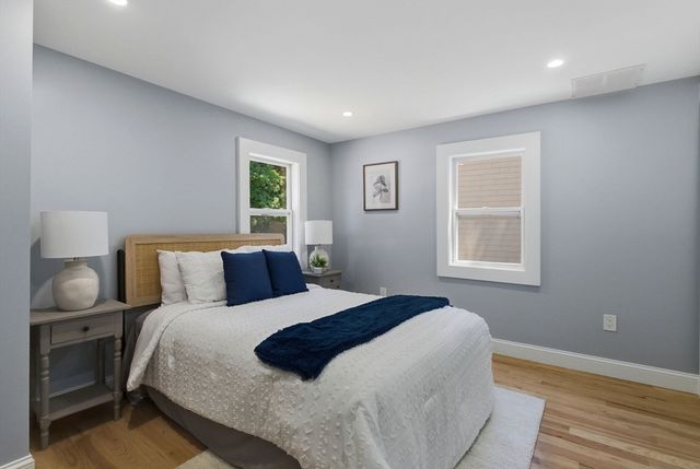 8 Linden Rd 1, Melrose, MA 02176