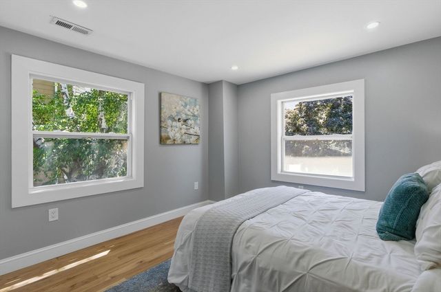 8 Linden Rd 1, Melrose, MA 02176