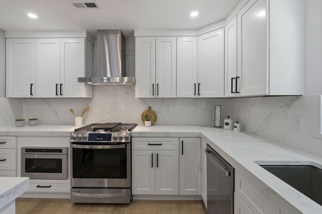 8 Linden Rd 1, Melrose, MA 02176