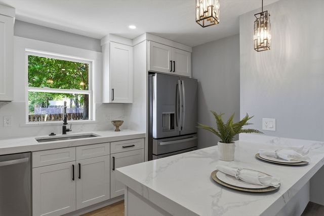 8 Linden Rd 1, Melrose, MA 02176