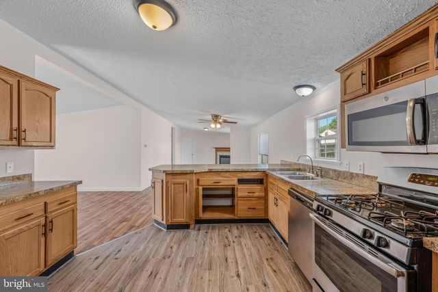44 TEAL RD, Martinsburg, WV 25405